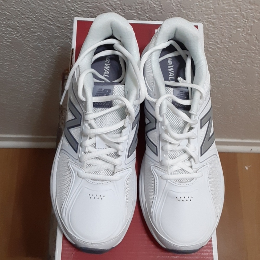 New Balance Walking Shoes Size 7 N NIB